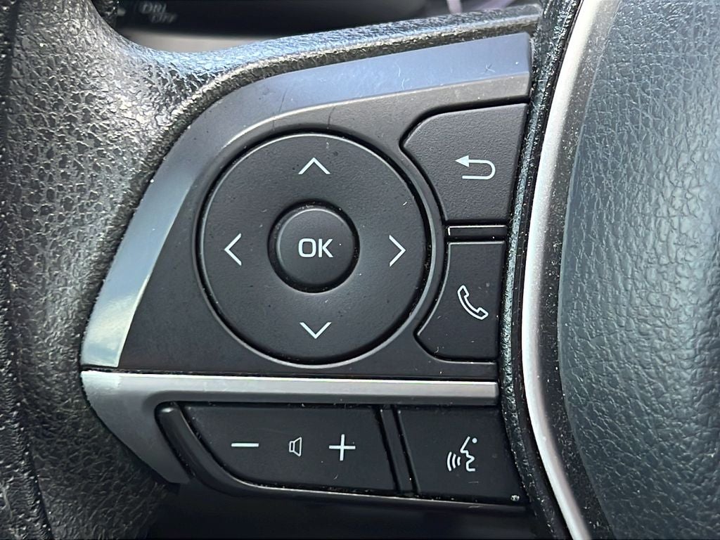 2022 Toyota Camry Hybrid LE