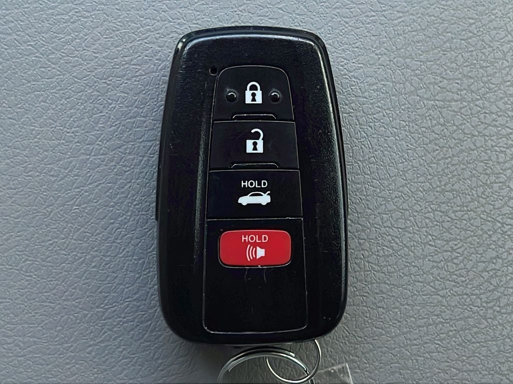 2022 Toyota Camry Hybrid LE