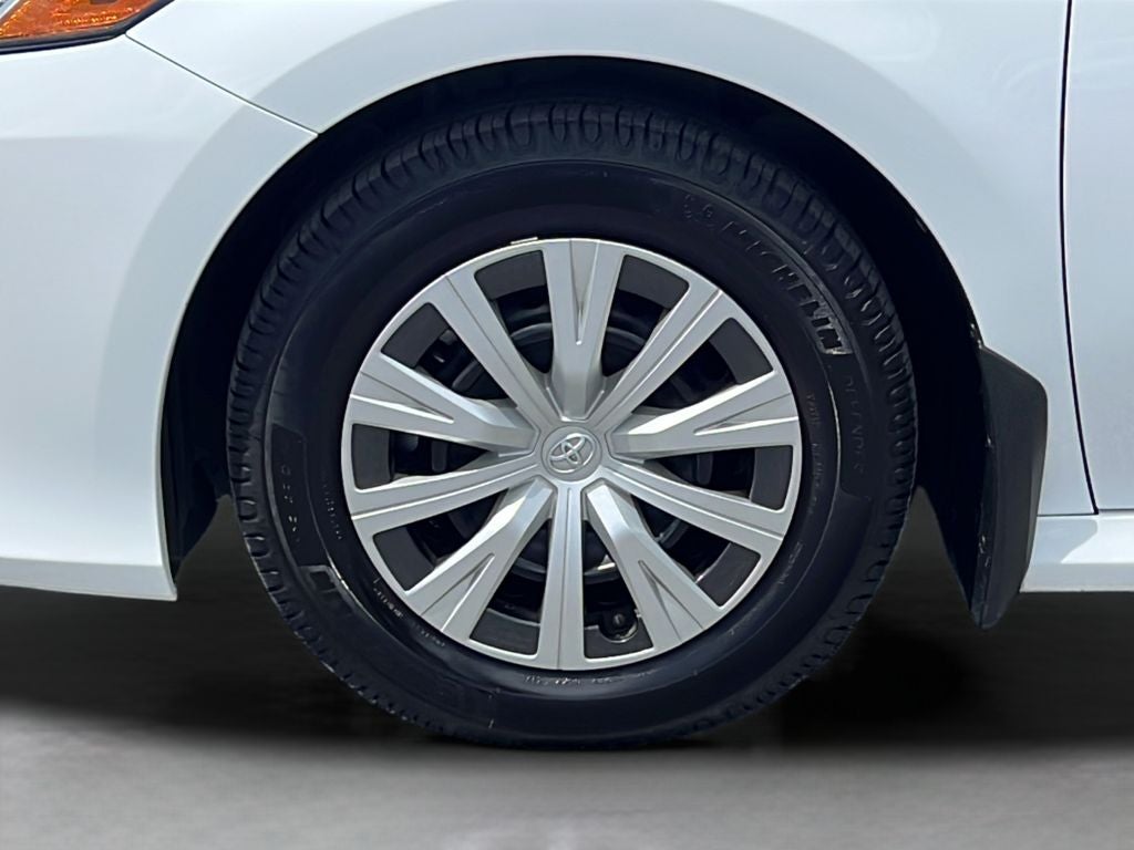 2022 Toyota Camry Hybrid LE