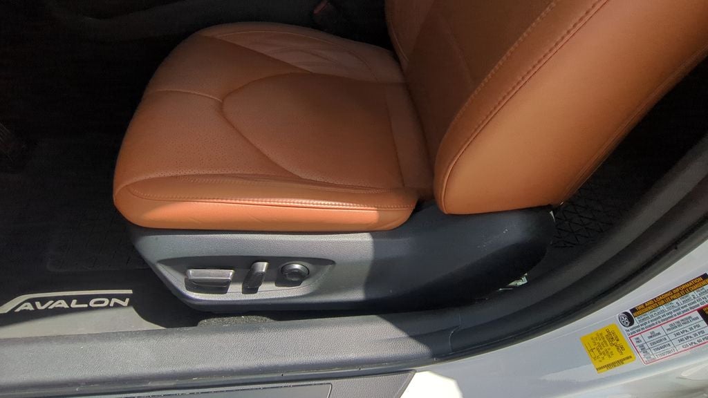 2020 Toyota Avalon Hybrid Limited