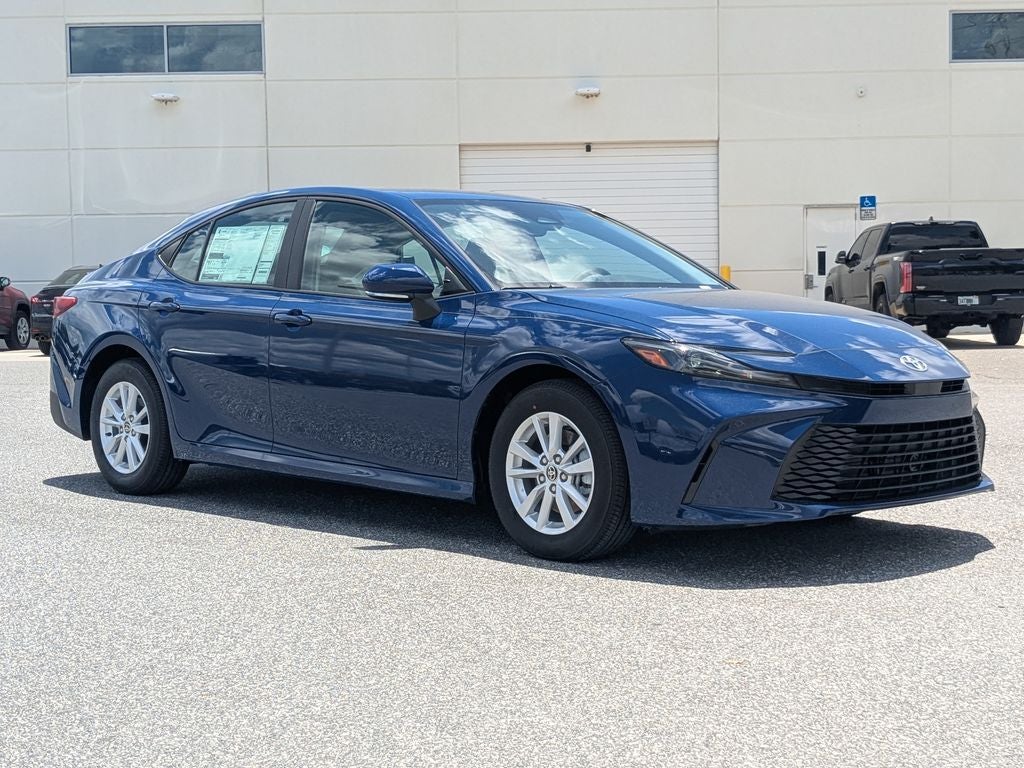 2025 Toyota CAMRY LE