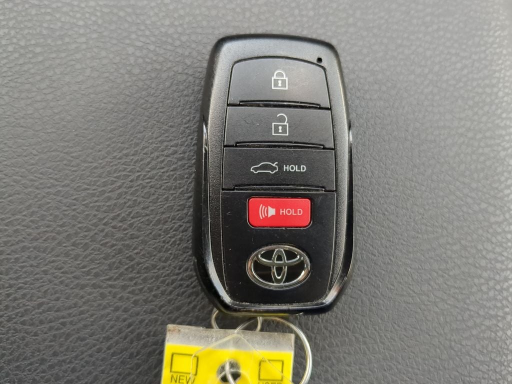 2025 Toyota CAMRY LE