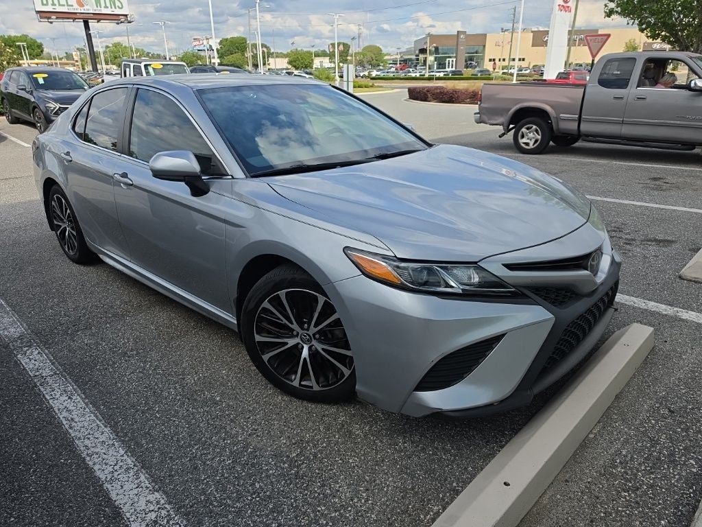 2020 Toyota CAMRY SE