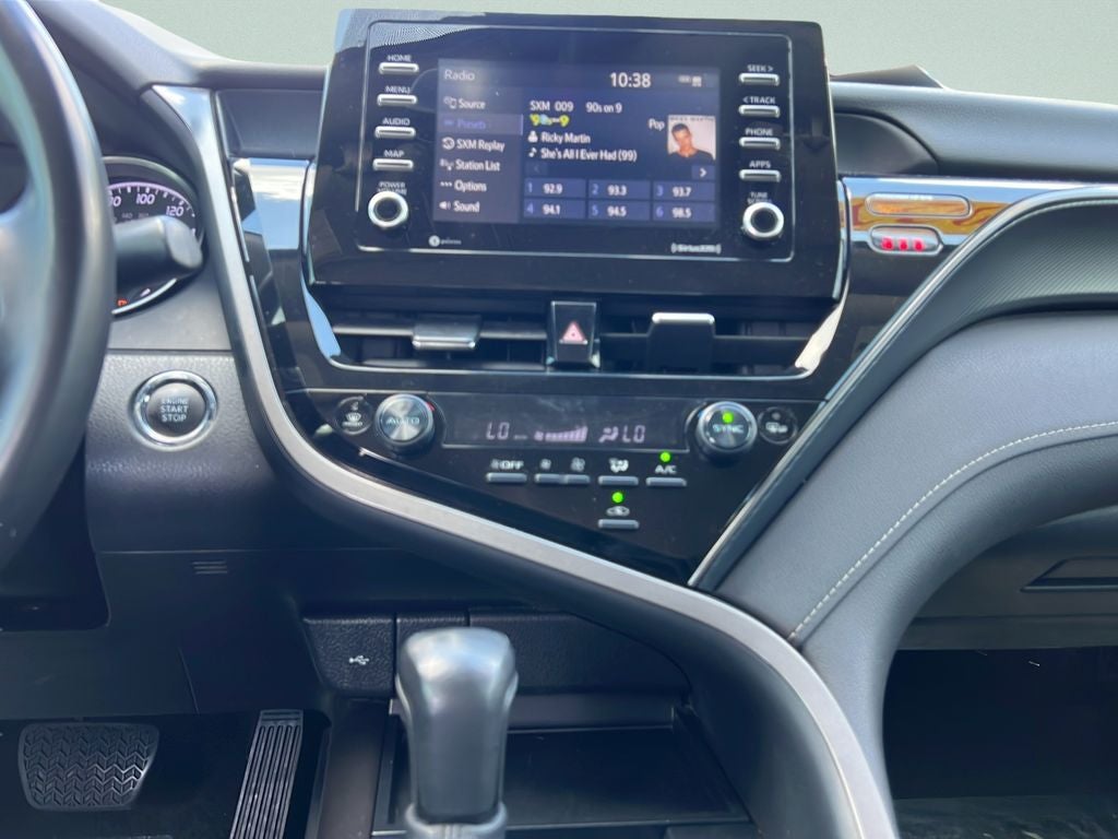 2022 Toyota CAMRY SE
