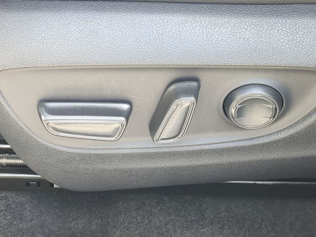 2025 Toyota RAV4 HYBRID XSE