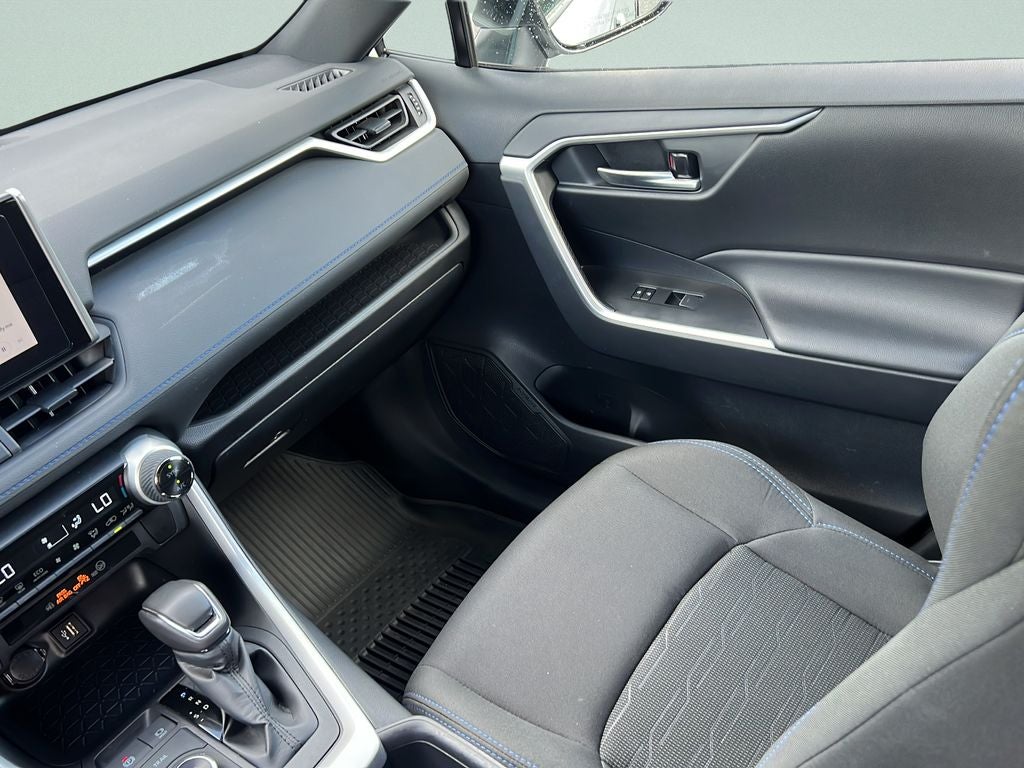 2025 Toyota RAV4 Hybrid SE