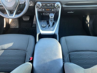 2023 Toyota RAV4 Hybrid SE