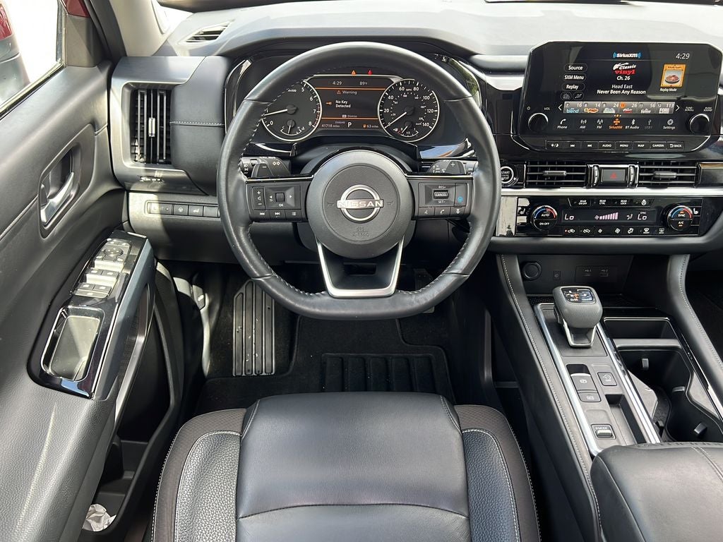 2022 Nissan Pathfinder SL