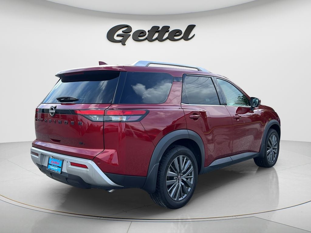 2022 Nissan Pathfinder SL