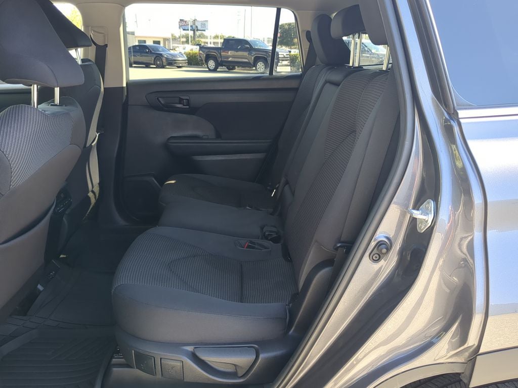 2021 Toyota HIGHLANDER LE