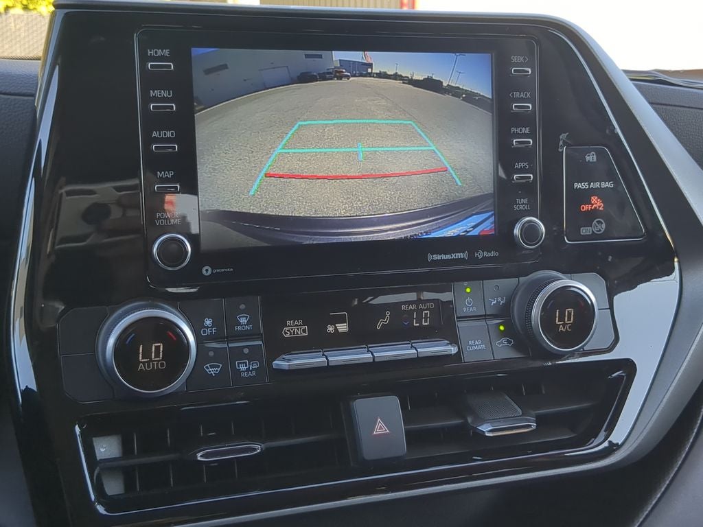 2021 Toyota HIGHLANDER LE