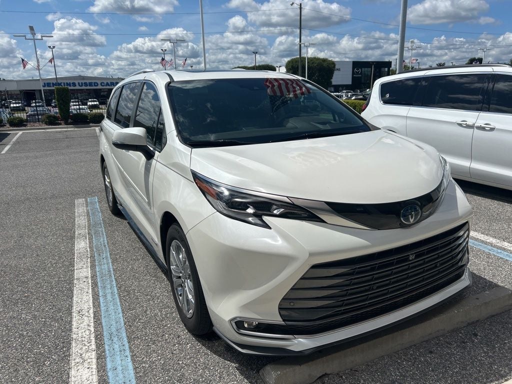 2021 Toyota Sienna Platinum 7 Passenger