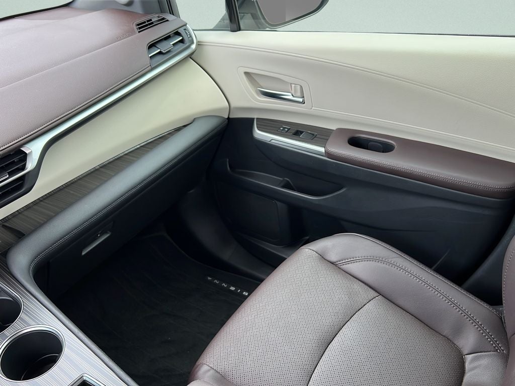2021 Toyota Sienna Platinum 7 Passenger