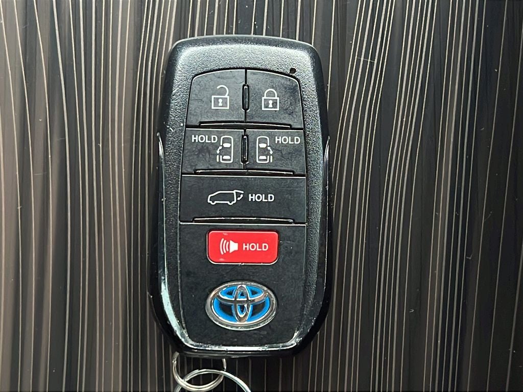 2021 Toyota Sienna Platinum 7 Passenger