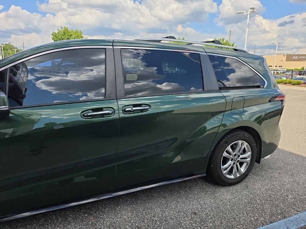 2023 Toyota Sienna Platinum 7 Passenger