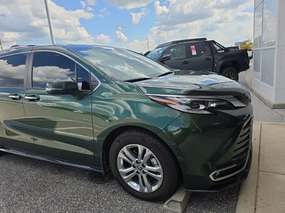 2023 Toyota Sienna Platinum 7 Passenger
