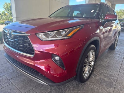 2023 Toyota Highlander Hybrid Platinum