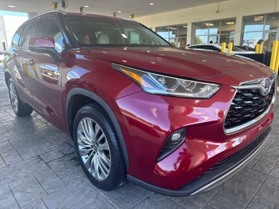 2023 Toyota Highlander Hybrid Platinum