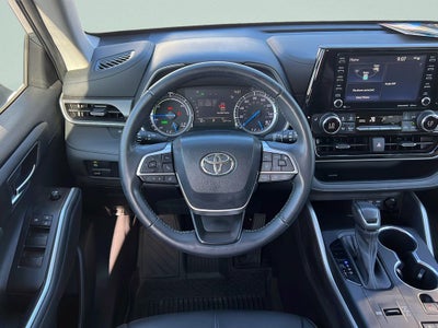 2022 Toyota Highlander Hybrid XLE