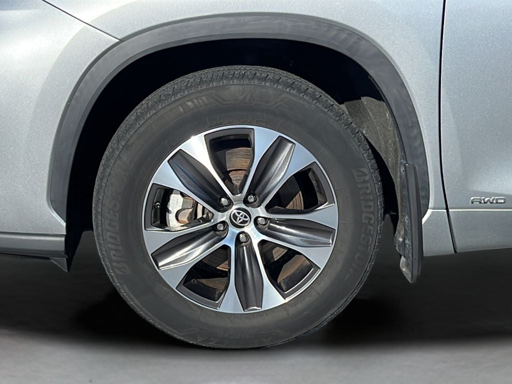 2022 Toyota Highlander Hybrid XLE