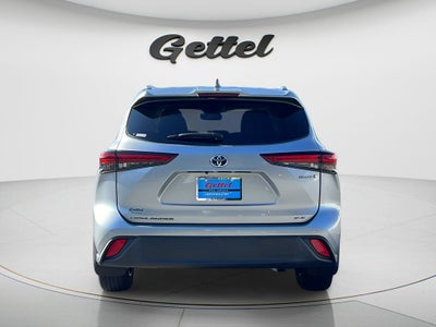 2022 Toyota Highlander Hybrid XLE