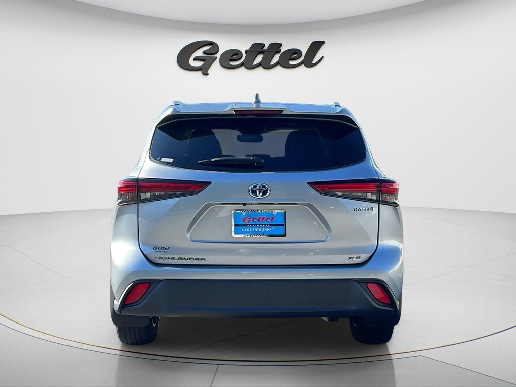 2022 Toyota Highlander Hybrid XLE