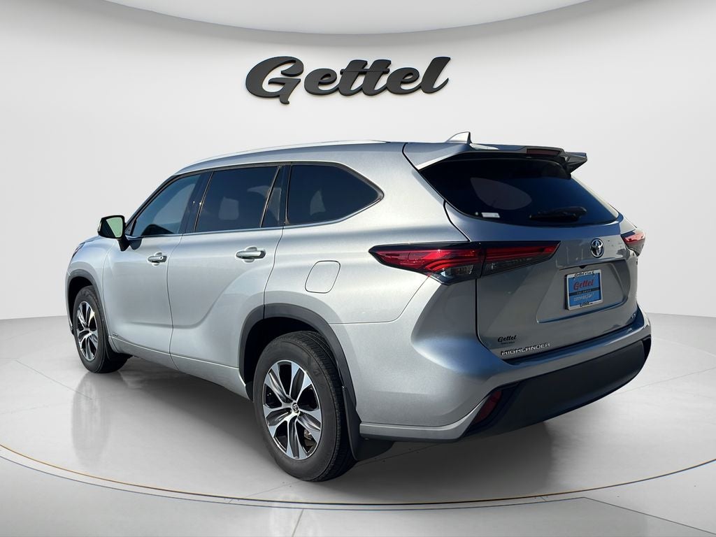 2022 Toyota Highlander Hybrid XLE