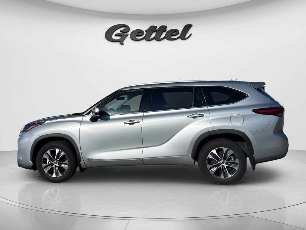 2022 Toyota Highlander Hybrid XLE