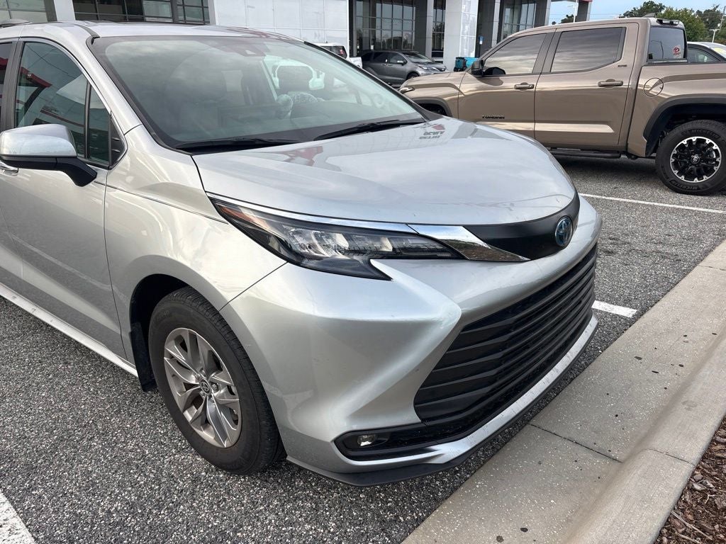 2025 Toyota Sienna XLE 8 Passenger