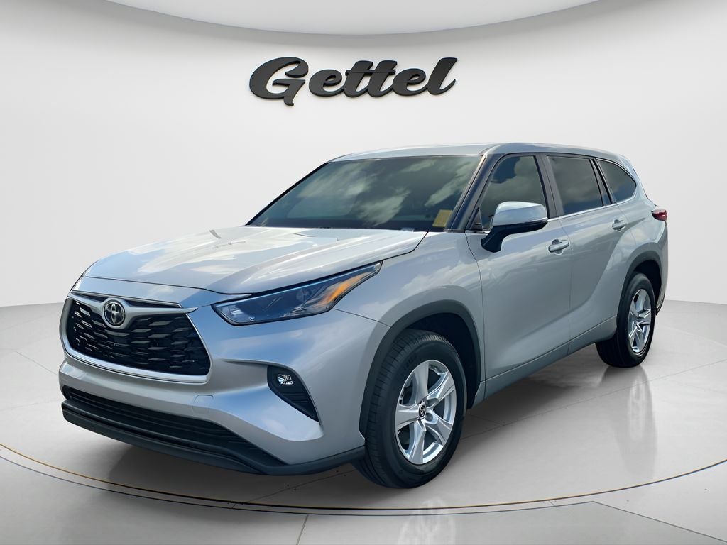 2023 Toyota Highlander LE
