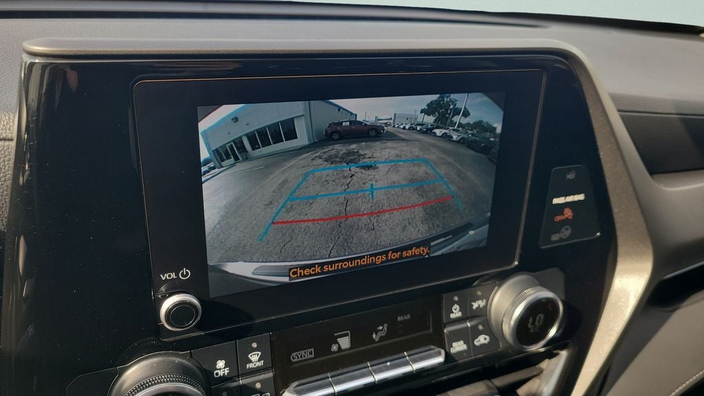 2023 Toyota Highlander LE