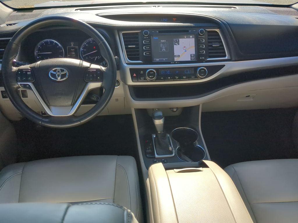 2014 Toyota HIGHLANDER XLE V6