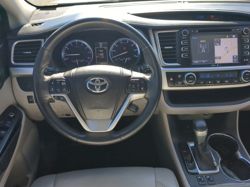 2014 Toyota HIGHLANDER XLE V6