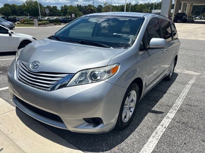 2017 Toyota Sienna LE 8 Passenger