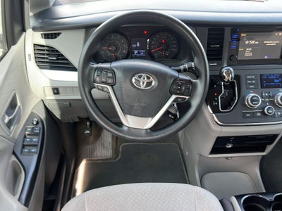 2017 Toyota Sienna LE 8 Passenger