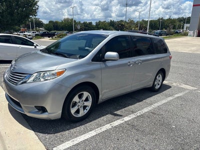 2017 Toyota Sienna LE 8 Passenger
