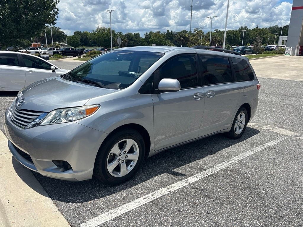 2017 Toyota Sienna LE 8 Passenger