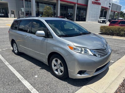 2017 Toyota Sienna LE 8 Passenger