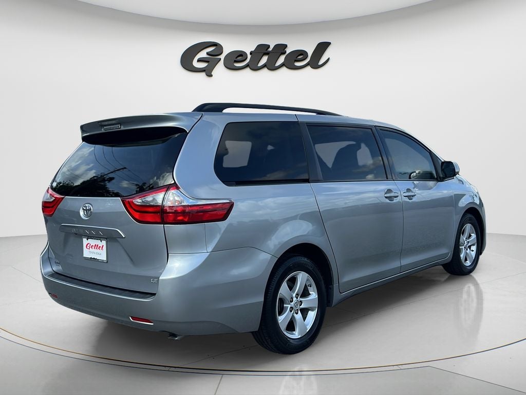 2017 Toyota Sienna LE 8 Passenger