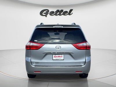 2017 Toyota Sienna LE 8 Passenger