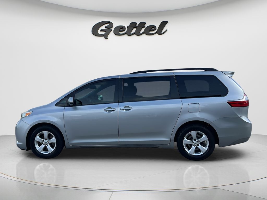 2017 Toyota Sienna LE 8 Passenger