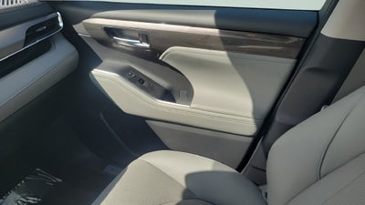 2026 Toyota Highlander Hybrid Limited