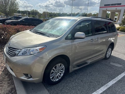 2016 Toyota SIENNA XLE 3.5L XLE 8 Passenger