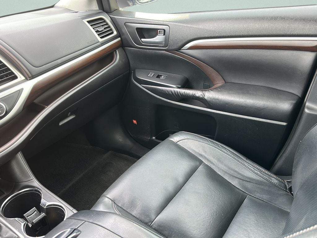 2016 Toyota HIGHLANDER Limited