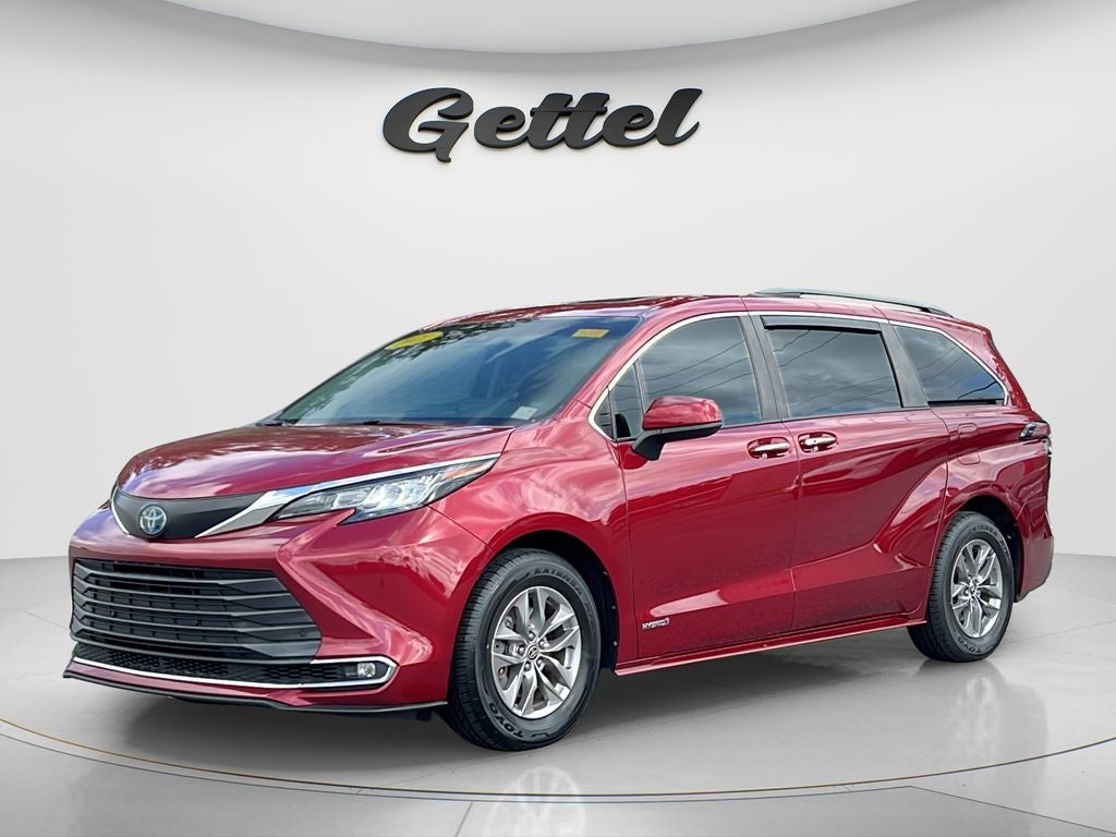 2021 Toyota Sienna XLE 8 Passenger