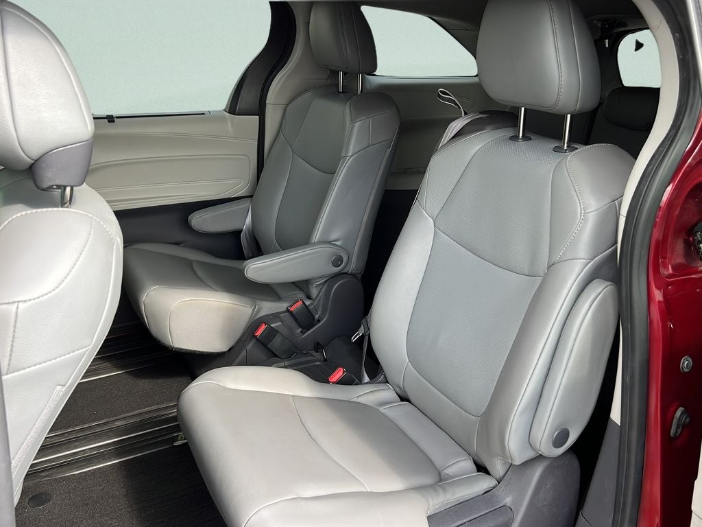 2021 Toyota Sienna XLE 8 Passenger