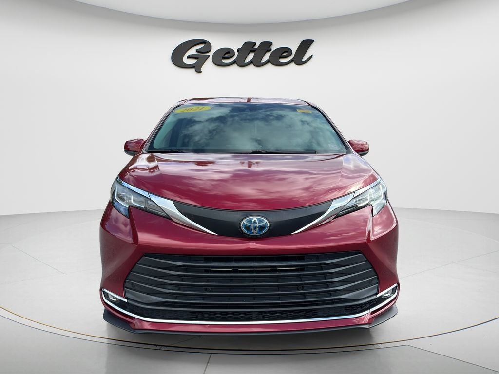 2021 Toyota Sienna XLE 8 Passenger