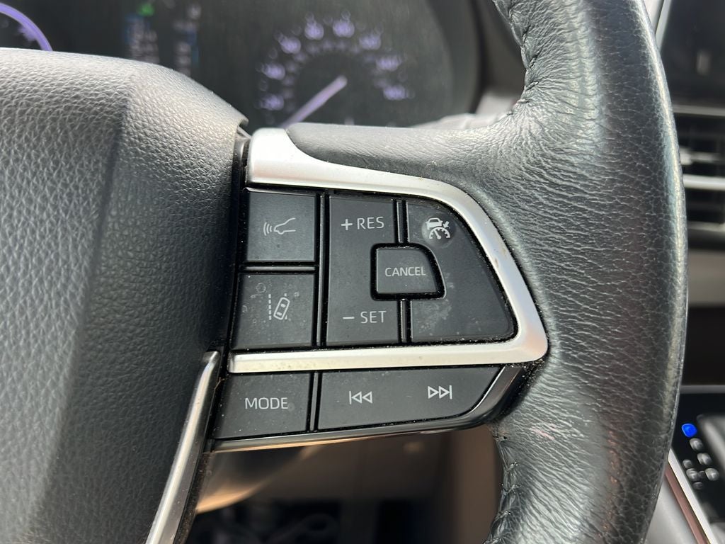 2021 Toyota Sienna XLE 8 Passenger