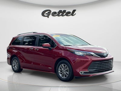 2021 Toyota Sienna XLE 8 Passenger