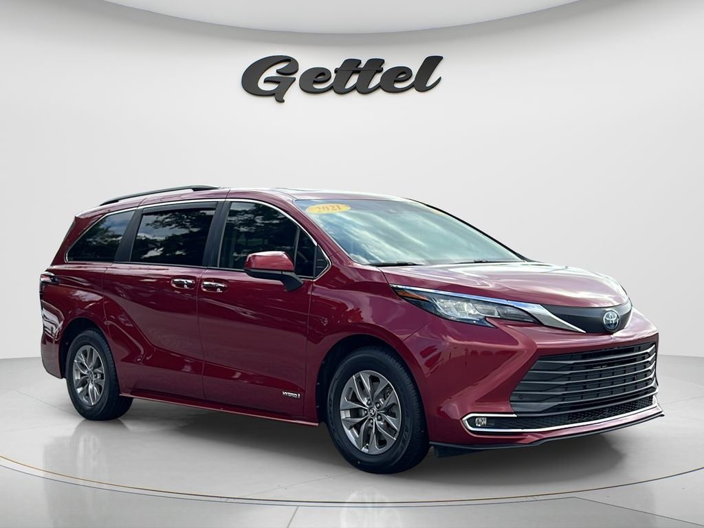 2021 Toyota Sienna XLE 8 Passenger